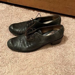 Vintage Kenneth Cole leather Oxford pumps
